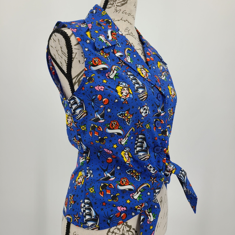 Modcloth 100% Cotton Tattoo Print Tie-Waist Sleeveless Blouse Size Large